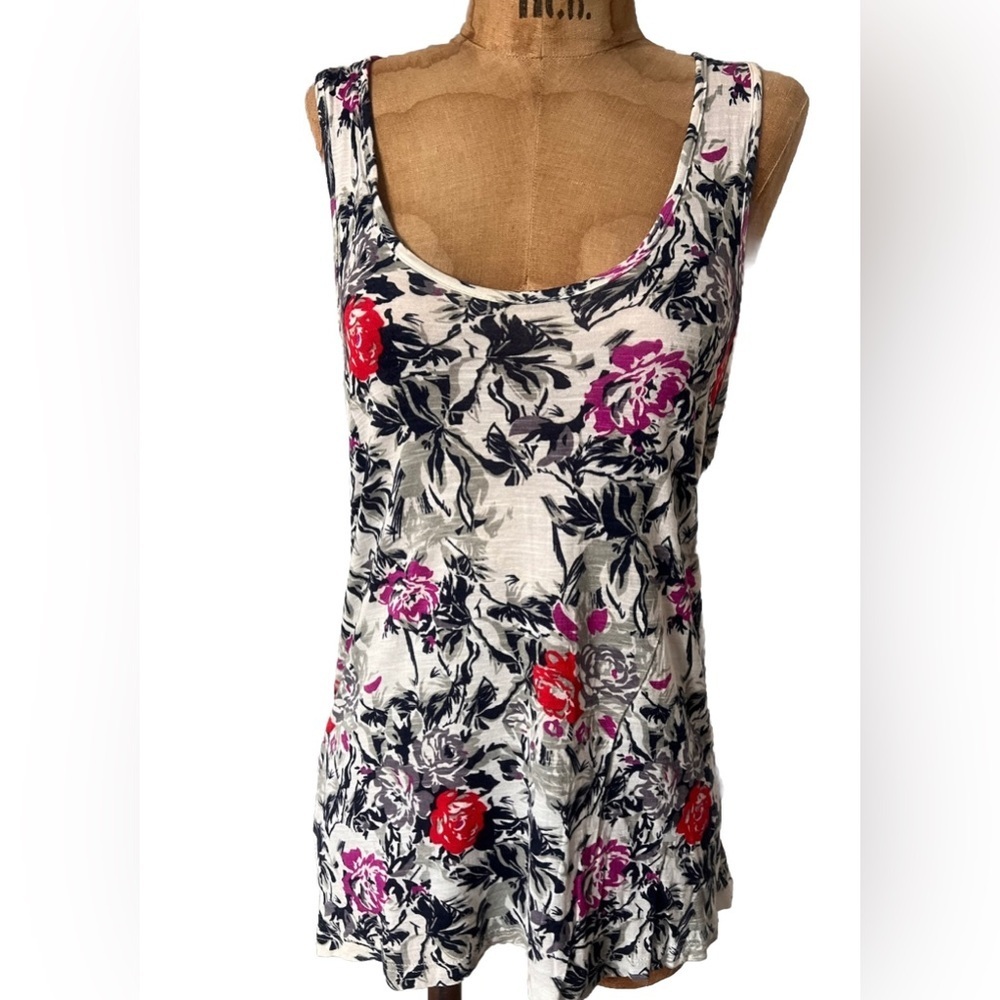 Like New! Silence + Noise Floral Back Zip Tank M
